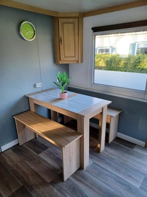 Chalet 14 Met Airco Familiecamping De Tien Heugten Schoonloo Drenthe Εξωτερικό φωτογραφία