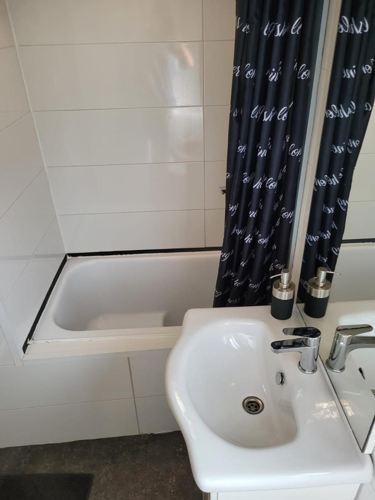 Chalet 14 Met Airco Familiecamping De Tien Heugten Schoonloo Drenthe Εξωτερικό φωτογραφία